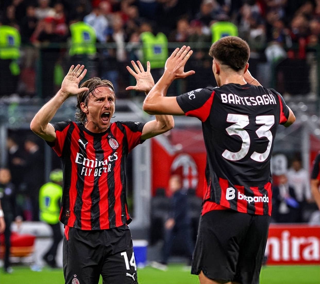 纽约大都会队在世界大赛中因内野传球失误断送领先优势